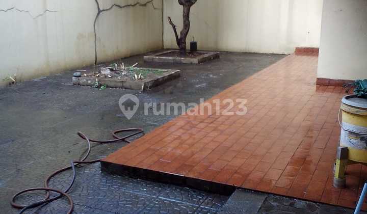 Land Measurement House in Tomang, West Jakarta 2