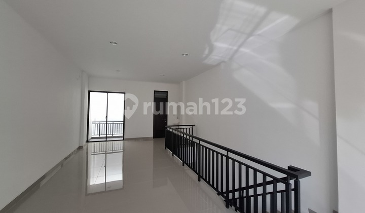 For Sale 3 Attached Shophouses Korean Town Green Lake City Tangerang For Sale 3 Attached Shophouses Korean Town Green Lake City Tangerang