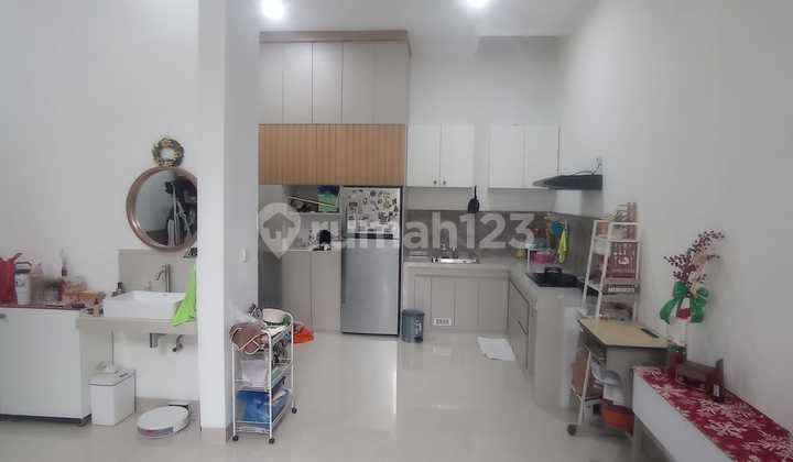 Rumah di Taman Semanan Indah Jakarta Barat