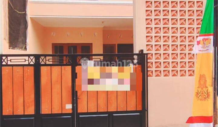tampak depan rumah di griya kenanga cipondoh