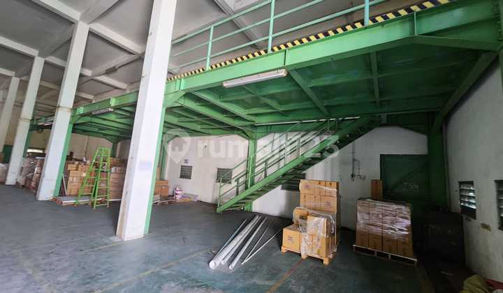 Gudang di Kawasan Semanan Megah Jakarta Barat Strategis Nego 