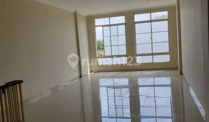 For Sale: 4-Story Greatwall Commercial Building in Green Lake City Staretgis