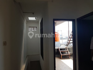 Rumah Hunian di Jelambar Jakarta Barat Lokasi Strategis Nego  2