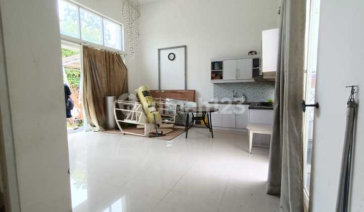 Rumah Sangat Luas dan Terawat di Valencia Graha Raya Nego  1