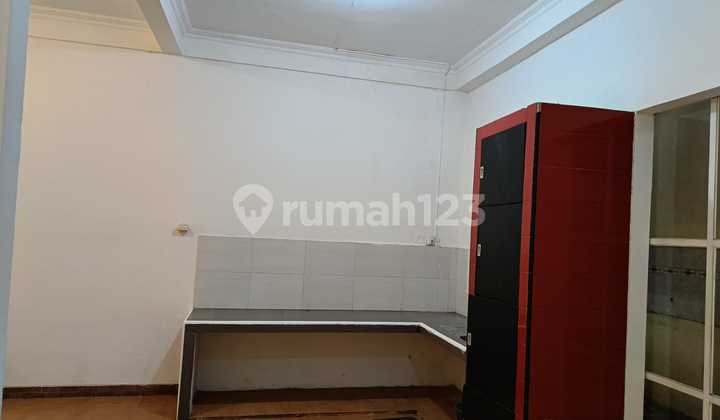 Rumah 2 Lantai di Fedora Graha Raya Lokasi Strategis Nego  1