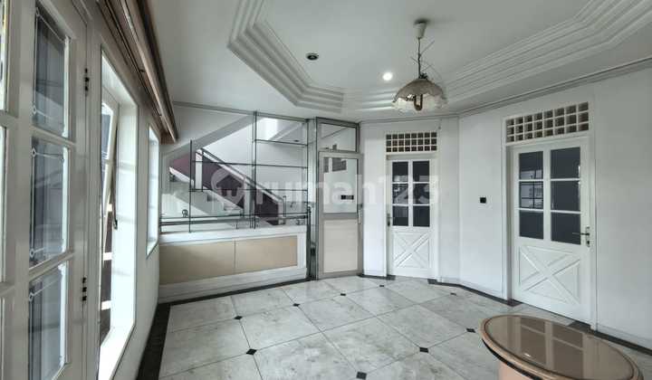 Rumah Megah 3 lantai di Ketapang Jakarta Barat Lokasi Strategis  1