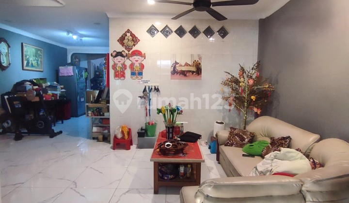 Coba Cek Rumah 2,5 Lantai Hadap Barat di Taman Palem Lestari Cengkareng