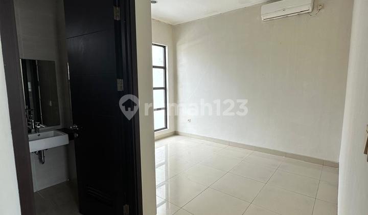 Rumah Siap Huni di Cluster Asia Green Lake City Strategis 1