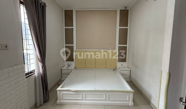 Rumah Semi Furnish di Cluster Asia Green Lake City Lokasi Strategis Rumah Semi Furnish di Cluster Asia Green Lake City Lokasi Strategis