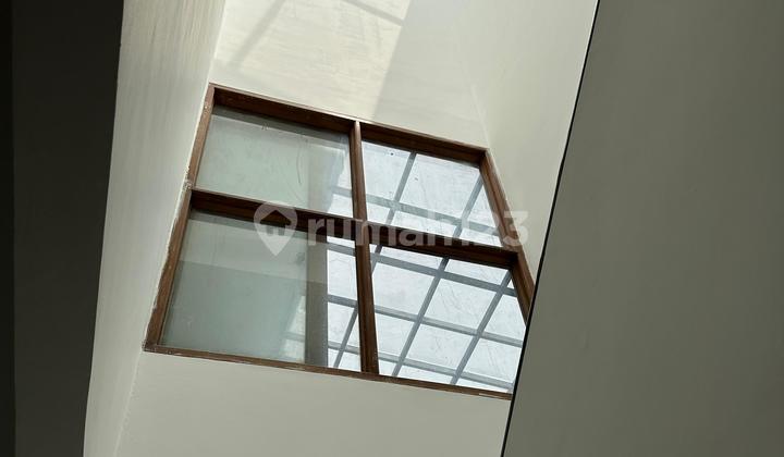 Rumah Bagus di Intercon Kebon Jeruk Jakarta Barat Strategis Nego 2