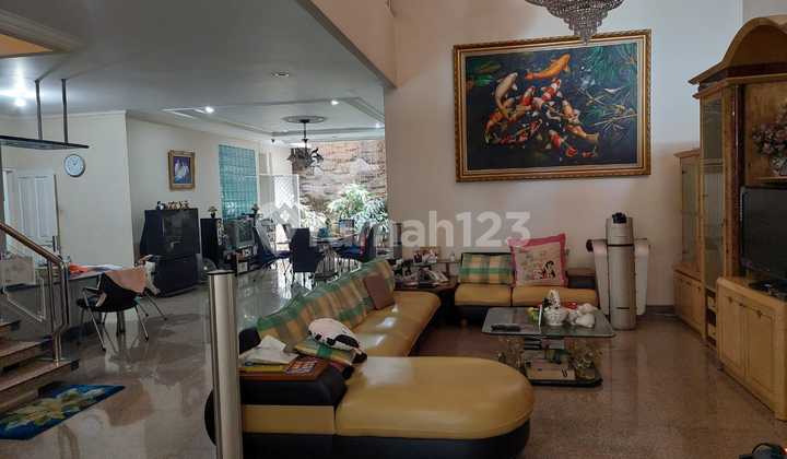 Rumah 2 Lantai Full Furnish di Intercon Jakarta Barat Strategis Rumah 2 Lantai Full Furnish di Intercon Jakarta Barat Strategis