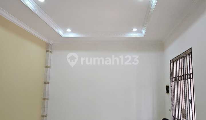 Nice and Well-Maintained House in Holandia Cluster Lippo Karawaci Strategic 2