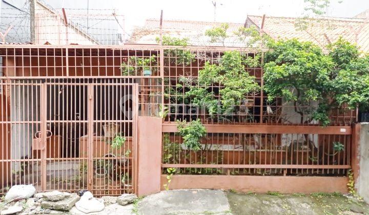 Rumah Tua Minimalis di Petojo Lokasi Strategis, Mar 1