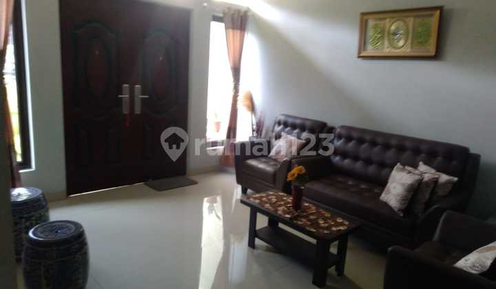 2-Story House in Kelapa Dua, Kebon Jeruk, West Jakarta – Strategic Location