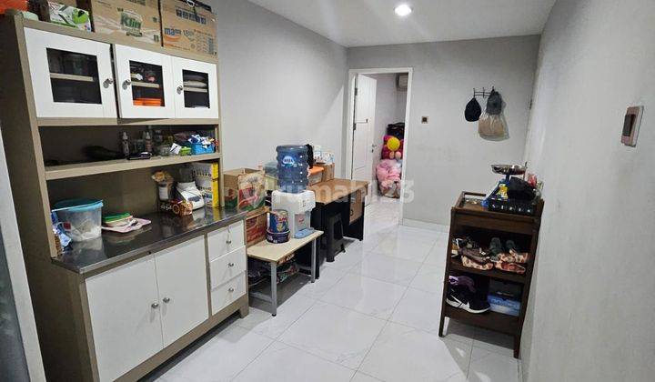 Rumah Jual Bu 3 Lantai Bagus Siap Huni 2