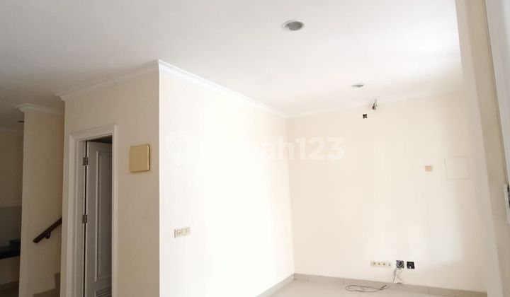 Dijual Rumah Dua Lantai Unfurnished 6X15 di Green Lake City 2