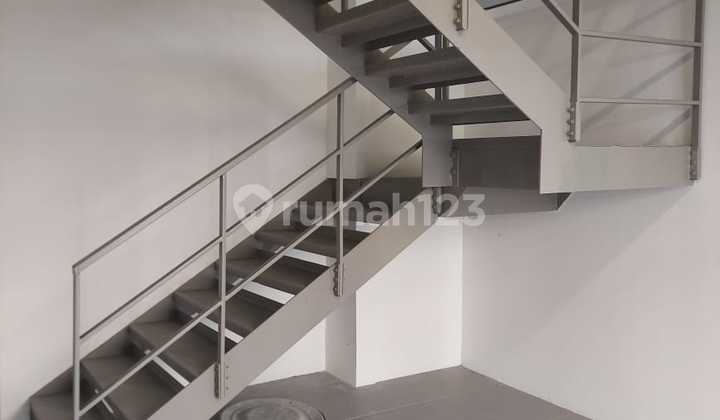 Duta Indah Bangun Baru 2-Story Ready-to-Use Warehouse in Benda, Tangerang, Banten Duta Indah Bangun Baru 2-Story Ready-to-Use Warehouse in Benda, Tangerang, Banten