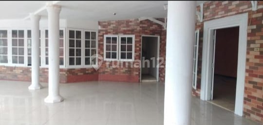 East-Facing Ready-to-Occupy House in Ciledug, Tangerang, Banten 2