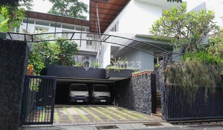 Rumah Lux 3 lantai dengan kualitas bangunan sangat prima dan cahaya sangat bagus 1