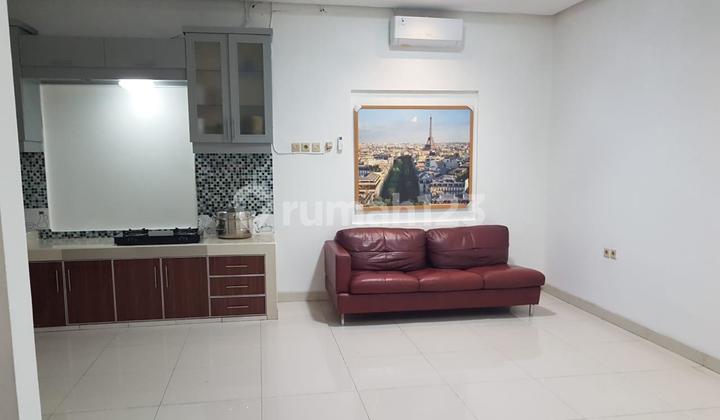 Disewa Min 2Th Rumah di Duta Square, Uk 6X15m2, 3Lt, Harga Rp 95Jt/Th 2