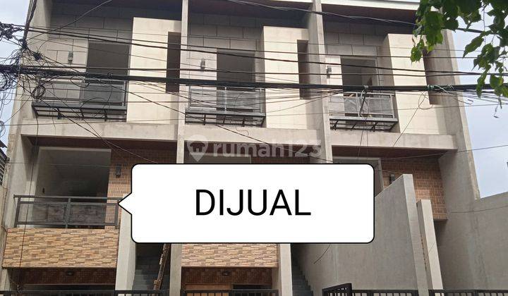 Dijual Rumah Baru 3lt Di Duri Kepa, Uk 4x22m2, Harga Rp 2.3m, Hdp Barat.  1