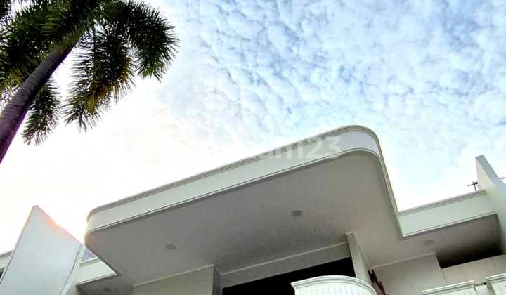 Beautiful 2-story House for Sale in Puri Kencana, Area 200m2, Price Rp 6.8 billion. Beautiful 2-story House for Sale in Puri Kencana, Area 200m2, Price Rp 6.8 billion.