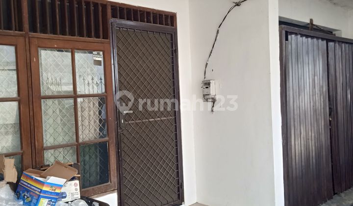 Dijual Rumah Tua di Jelambar Madya, 1 Lt, Luas Tanah 205M2, Harga Rp 5M.
