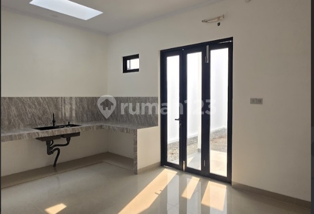 Dijual Rumah Baru di Jl. Menara Meruya Selatan, Uk 5X25m2, Hdp Timur, Harga Rp 2.45M. 2