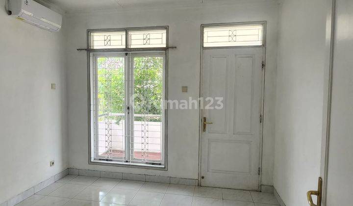 Disewa Rumah 2lt Di Permata Buana, Luas 144m2, Harga Rp 90jt/th. 2