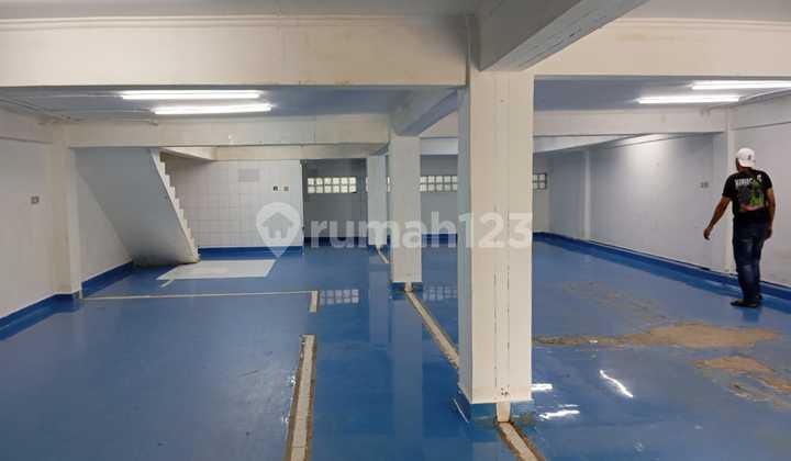 For Sale 3-Story Row House in Green Ville Complex, Size 9x20m², Price Rp 7.5 Billion. 2