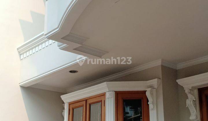 Disewa Rumah 2lt Furnish Di Puri Kencana, Luas Tanah 200m2, Hdp Utara, Harga Rp 175jt/th. 1