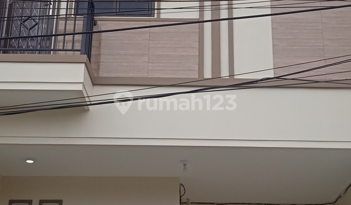 Dijual Rumah 3Lt di Duri Kepa, Uk 5X13m2, Harga Rp 2.15M.