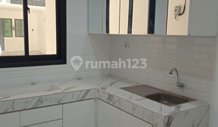 Dijual Rumah Baru 3,5lt Di Kedoya, Luas Tanah 36m2, Harga Rp 1.51 M. 1