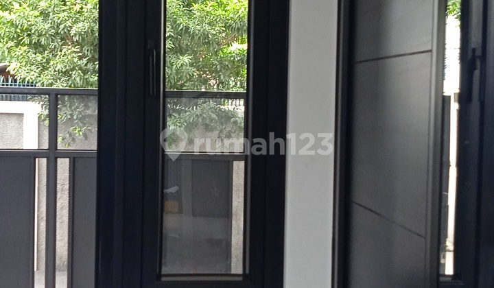 Dijual Rumah Baru 3Lt di Duri Kepa, Uk 6X13.75m2, Hook, Hrg Rp 3.3M. 2