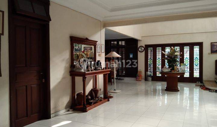 Dijual Cepat Rumah Semi Furnish Di Puri Indah, Luas Tanah 450m2, Harga Rp 15m 2