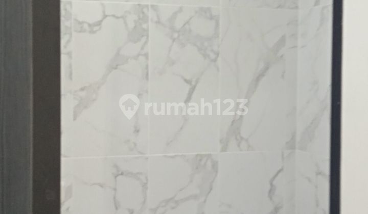 Dijual Rumah 3Lt di Kedoya, Luas Tanah 43M2, Hrga Rp 1.799M. 2