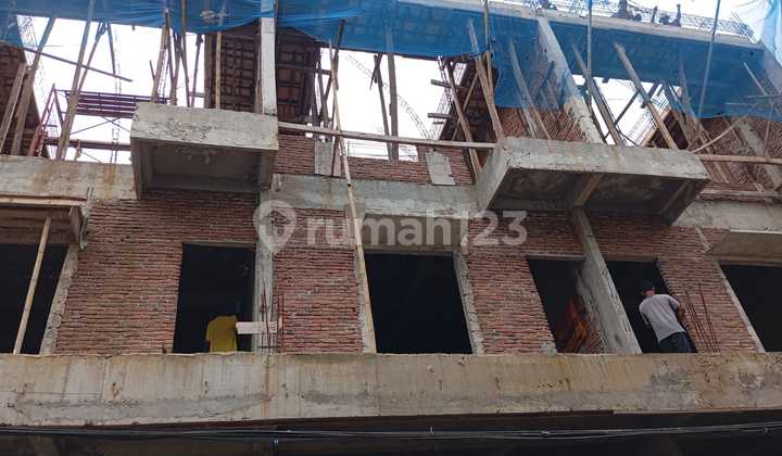 Dijual Rumah Indent 3Lt di Taman Ratu, Uk 6X12m2, Harga Rp 2.89M.