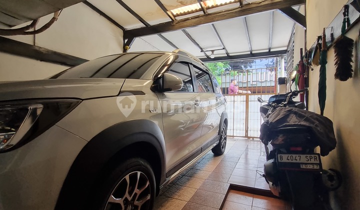 Kebayoran Baru - Rumah Di pinggir Jalan Utama Dekat Mayestik 1