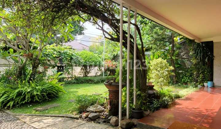 Menteng - Rumah Lama Apik, Siap Huni Lingkungan Nyaman Area Menteng 2