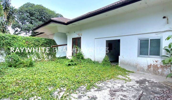 Rumah Hitung Tanah Lokasi Strategis di Patra Kuningan 1