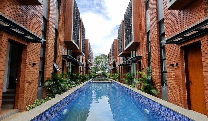 Kemang - Jual Cepat 4,9 Milyar, Town House Di Kemang Raya , Rumah Baru Semi Furnished 