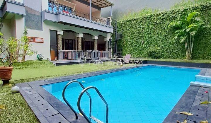 Lebak Bulus - Rumah Modern Classic Dengan Privat Pool Lokasi Tenang 2