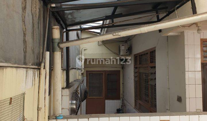 Rumah Tua Jual Dibawah Njop di Jalan Hasyim Ashari Jakpus 2