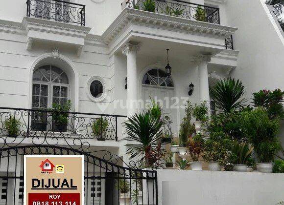 Dijual Rumah 3 Lantai SHM Sudah Renovasi di Pondok Indah 1