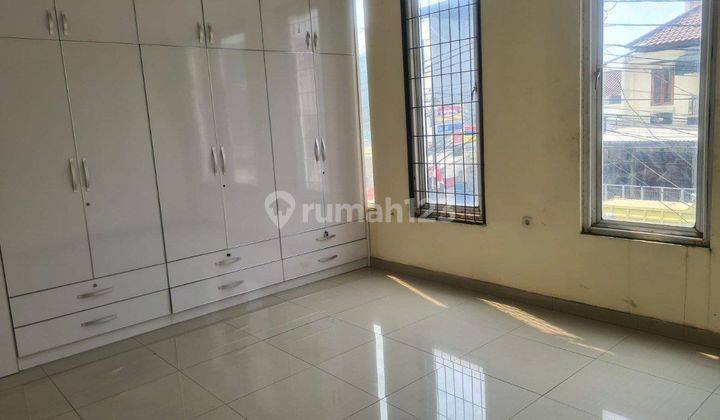 Ruko Semi Furnished Bagus 3 Lantai Siap Pakai di Petogogan 1