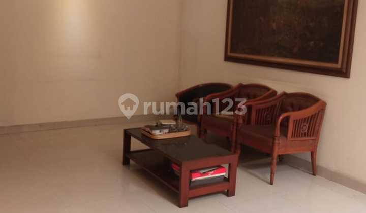 Rumah Lama Terawat Bagus Siap Huni Di Pejaten