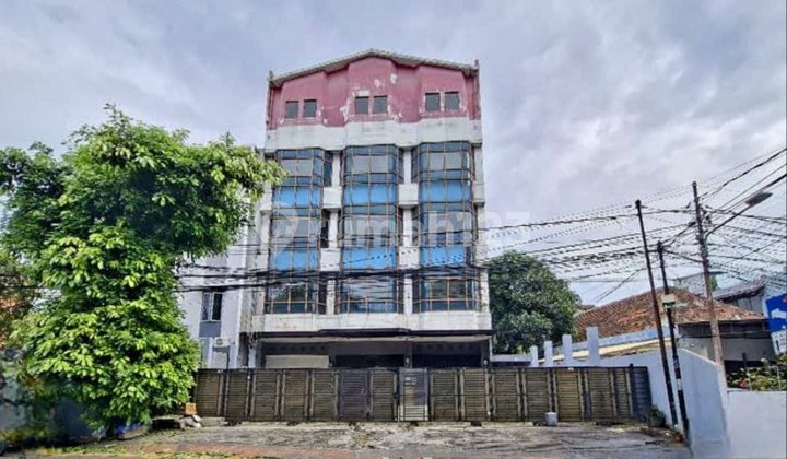 Gedung Kantor di Area Salemba Jakarta Pusat Gedung Kantor di Area Salemba Jakarta Pusat