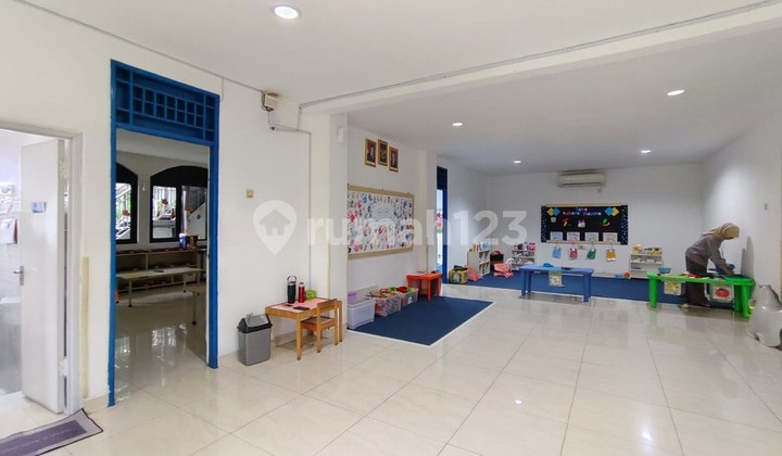 Gedung Kantor 3 Lantai Lokasi Pinggir Jalan Di Bintaro Jaya