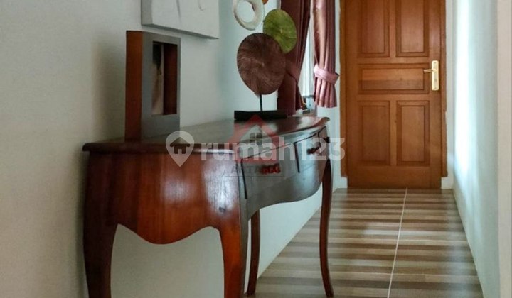 Rumah Usaha Di Pinggir Jalan Akses Ramai Di Ciputat Timur