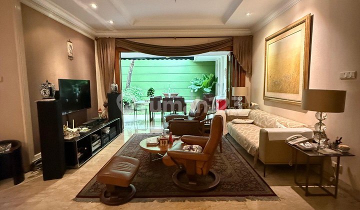 Rumah Lama Terawat Siap Huni Di Area Senopati Jaksel